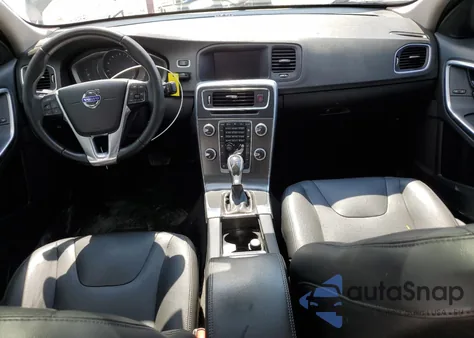 2016 Volvo S60 Premier из США, поврежденный, VIN YV126MFK0G2401547